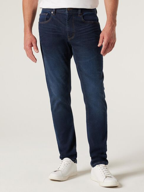 What Are Tapered Jeans?