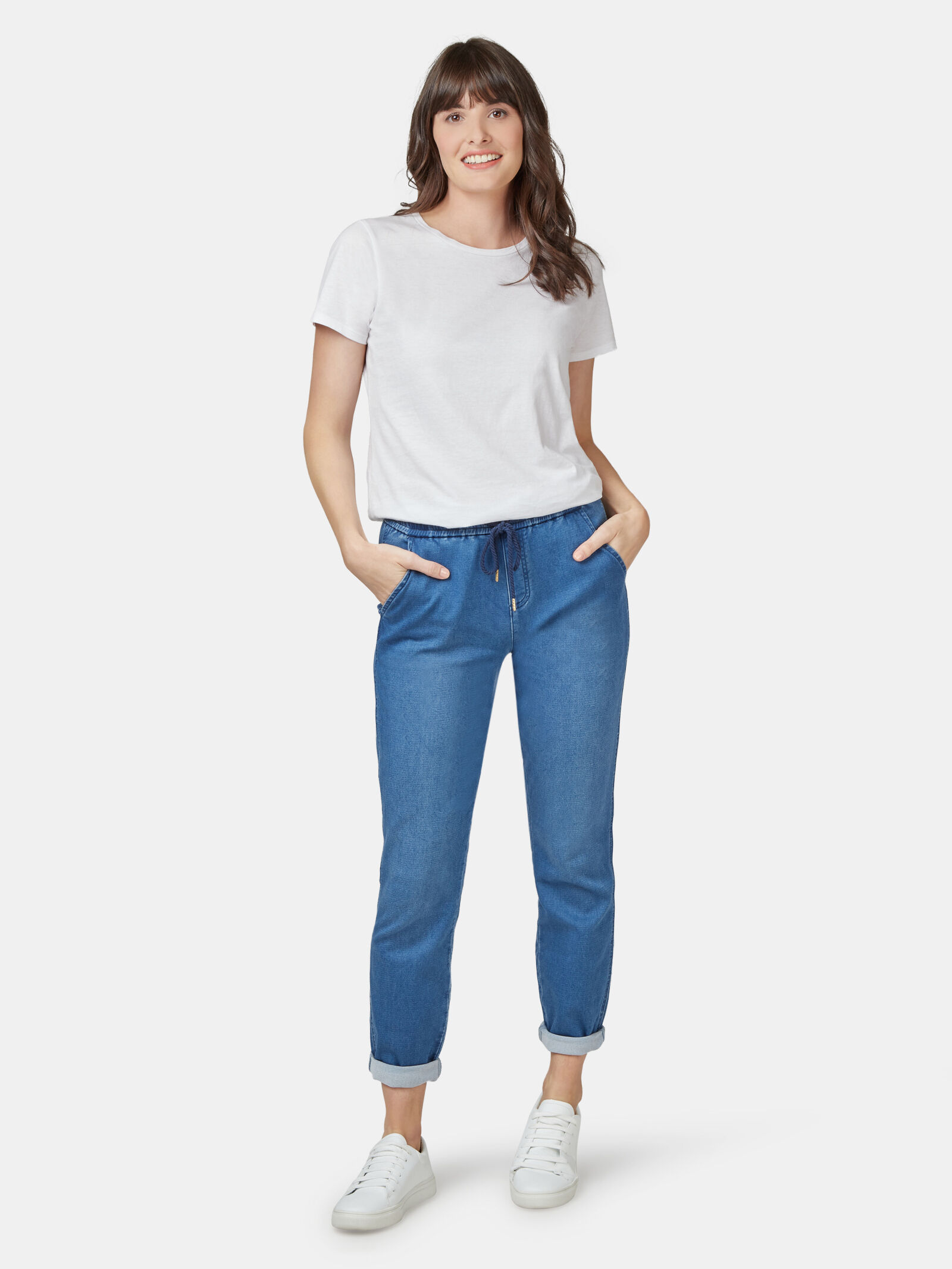 denim jogger pants womens outfit